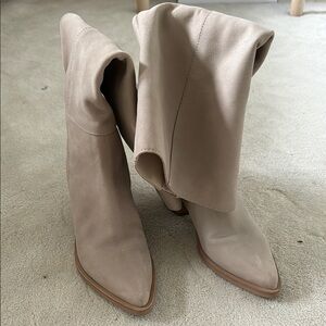 Elegant Beige Women's Boots